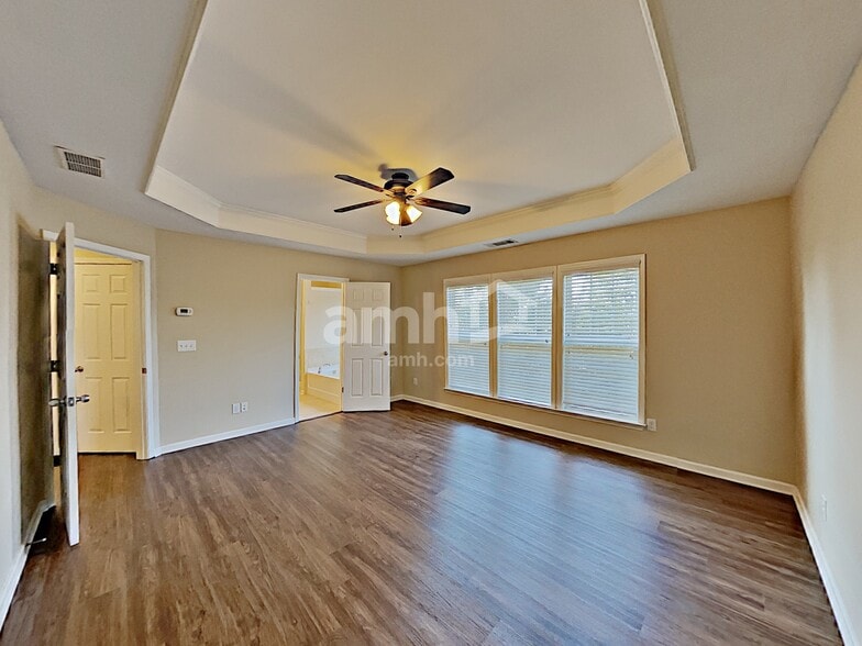 Building Photo - 818 Poplar Ter