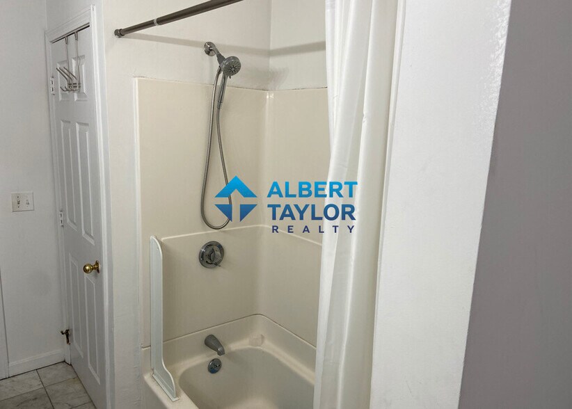 Building Photo - 14 Wigglesworth St