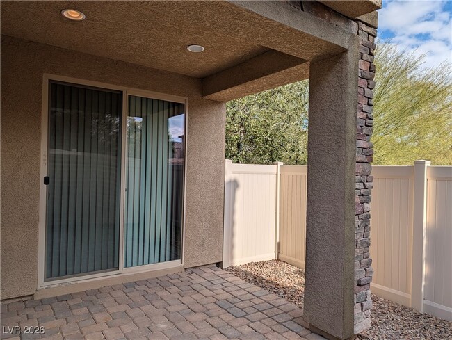 Building Photo - 6114 Scarlet Leaf St