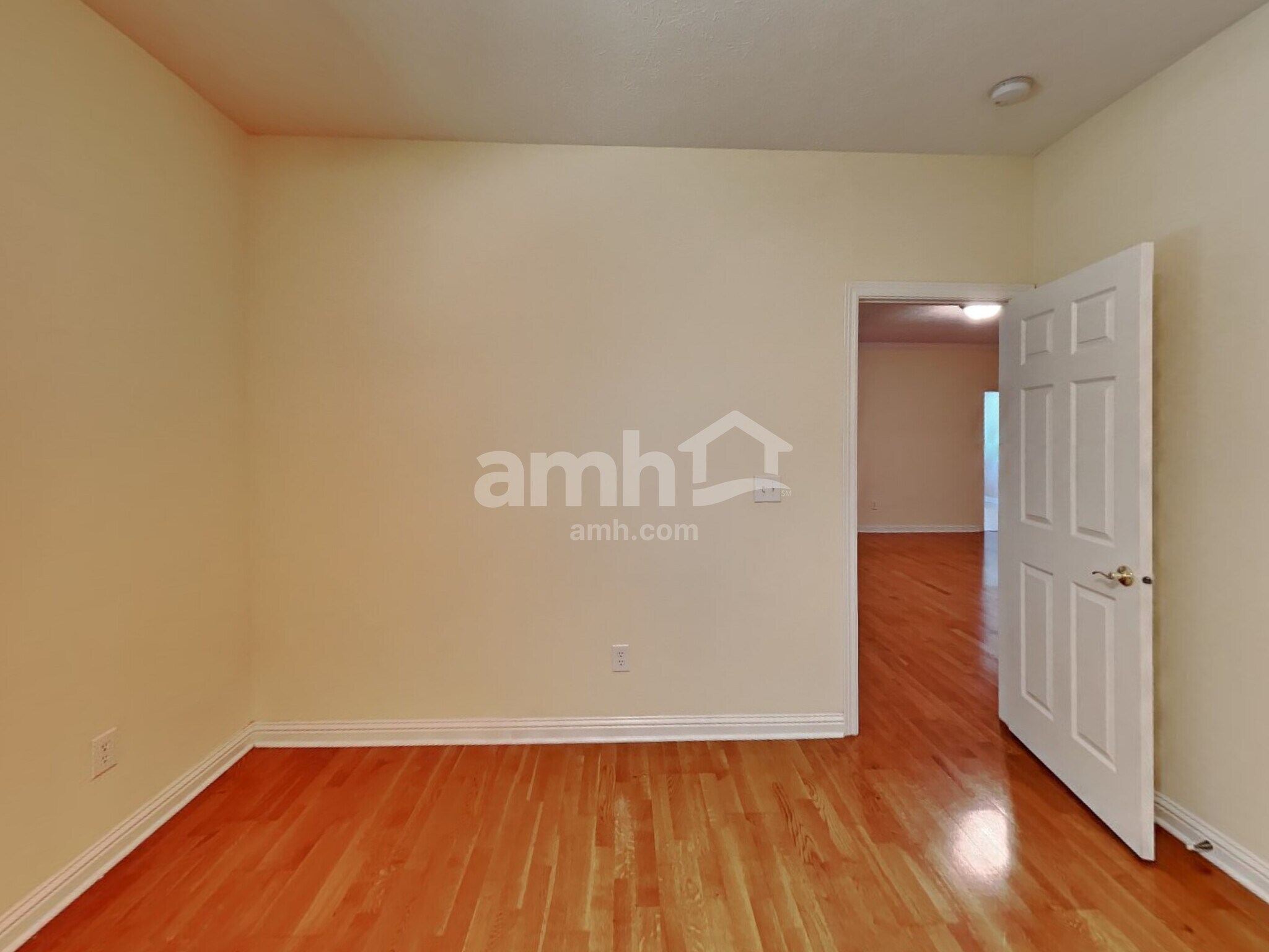 Building Photo - 4613 Clifton Ct