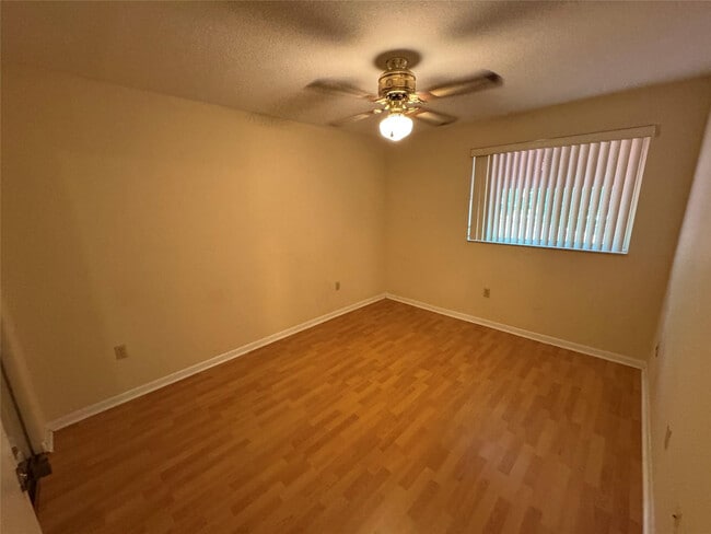 Building Photo - 604 N University Dr