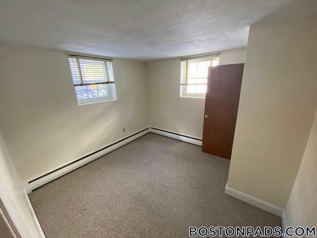 Building Photo - 12 Brattle Dr