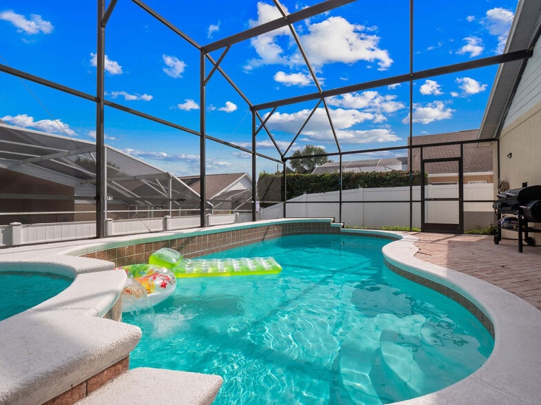 Building Photo - 2660 Oneida Loop