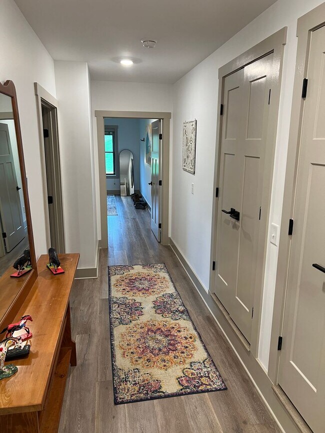 Building Photo - Home on Beautiful Farm and Vineyard Minutes From Town Of Blacksburg