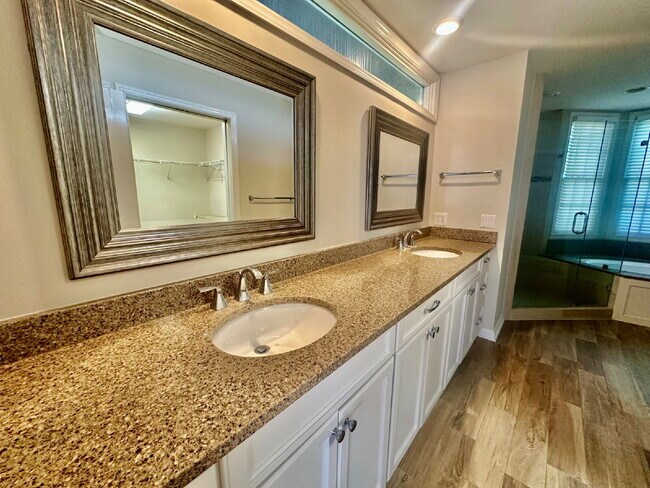Building Photo - Amazing Four Bedroom Home Located Close to Alljoy Beach with Community Dock Access in Bluffton!
