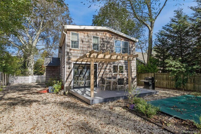 Building Photo - 212 Lumber Ln