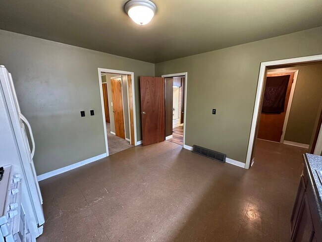 Building Photo - 1701 Broadway