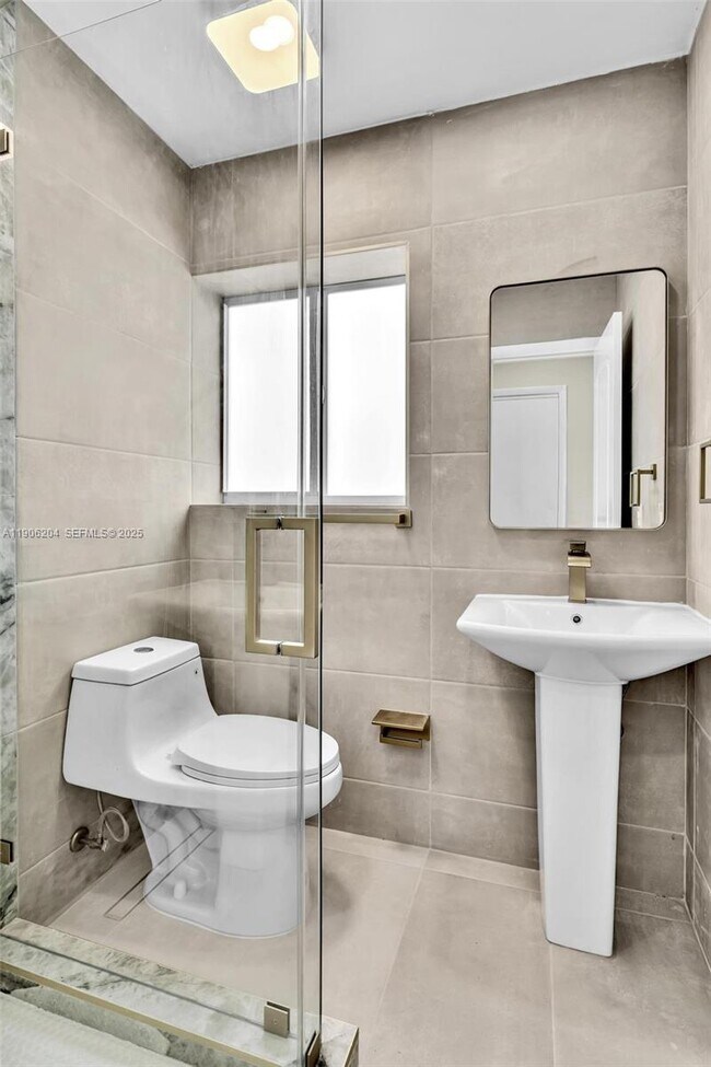 Building Photo - 1510 Coolidge St