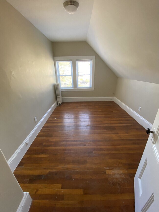 Building Photo - 253 Whitwell St