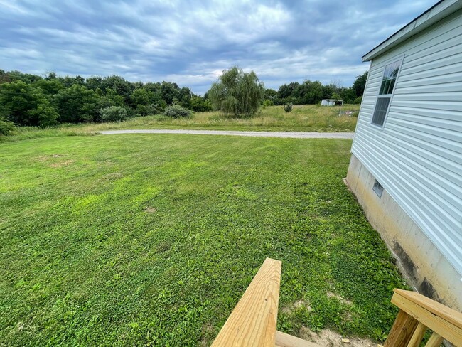 Building Photo - 3 Bed 2 Bath Home For Rent Outside of Bowling Green, MO