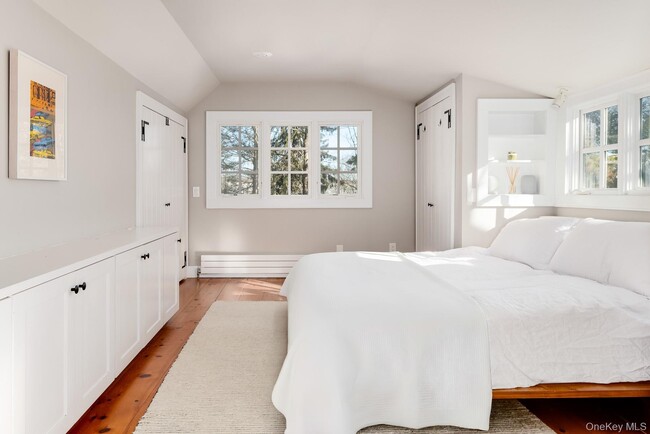 Building Photo - 291 Roaring Brook Rd