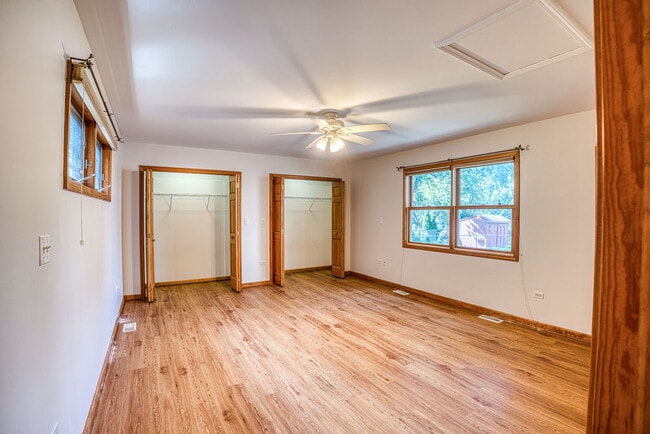 Building Photo - 1019 W White Oak St