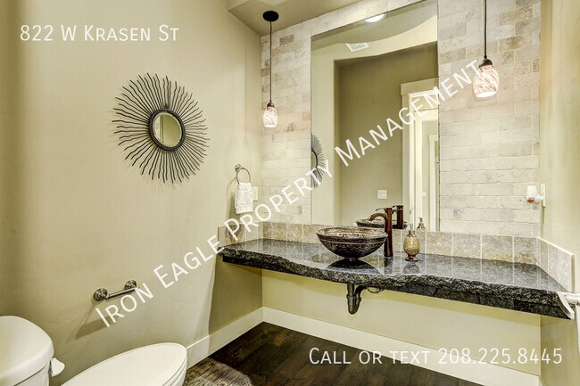 Building Photo - 822 W Krasen St