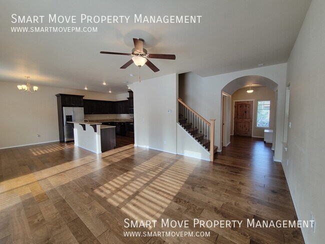 Building Photo - Adorable Two Story off Maple Grove. Neighb...