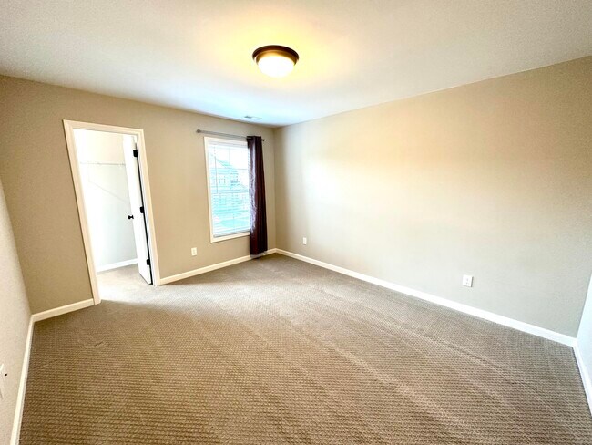 Building Photo - 4300 Steamboat Rd