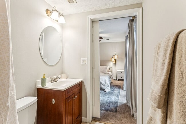 Building Photo - ALL INCLUSIVE SHORT/MID TERM/ MONTH TO MON...