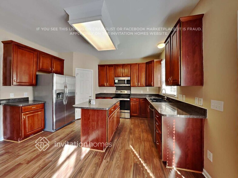 Building Photo - 123 Wilton Pl