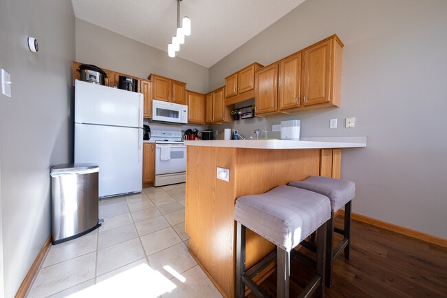 Building Photo - 20647 Hampshire Way