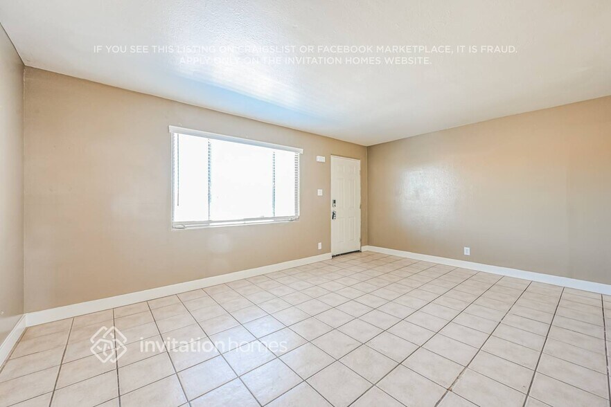 Building Photo - 11207 W Oregon Ave