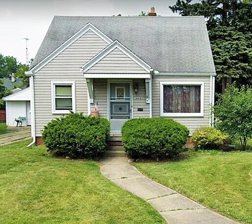 Building Photo - Beautiful Mid-Century home completely updated with two first-floor bedrooms, a spacious second-fl...