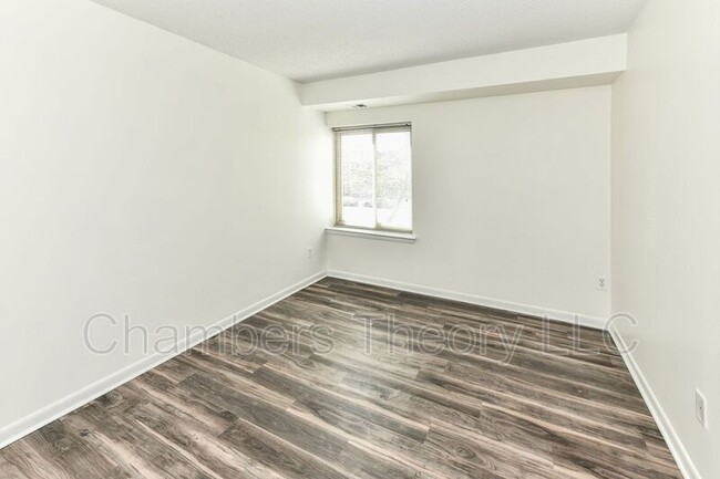 Building Photo - 10204 Bushman Dr