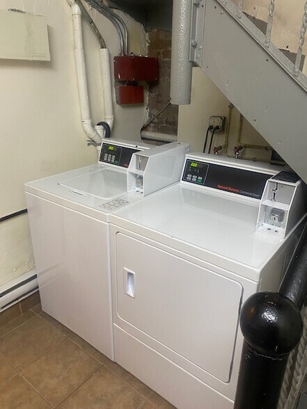 Building Photo - 40 Revere St