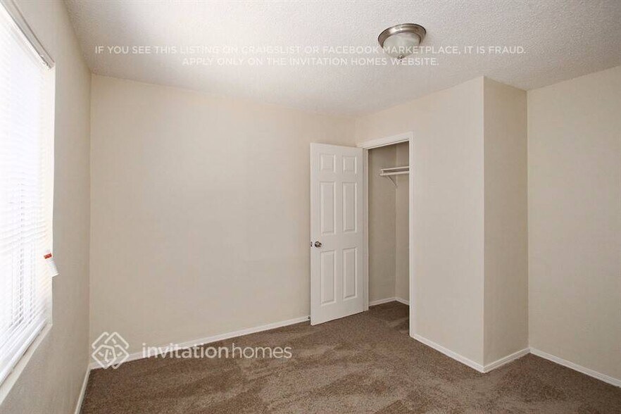 Building Photo - 311 E Cummings Ln