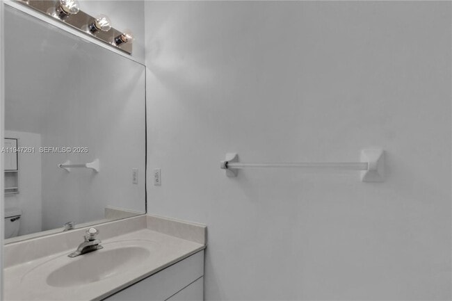 Building Photo - 9193 Fontainebleau Blvd