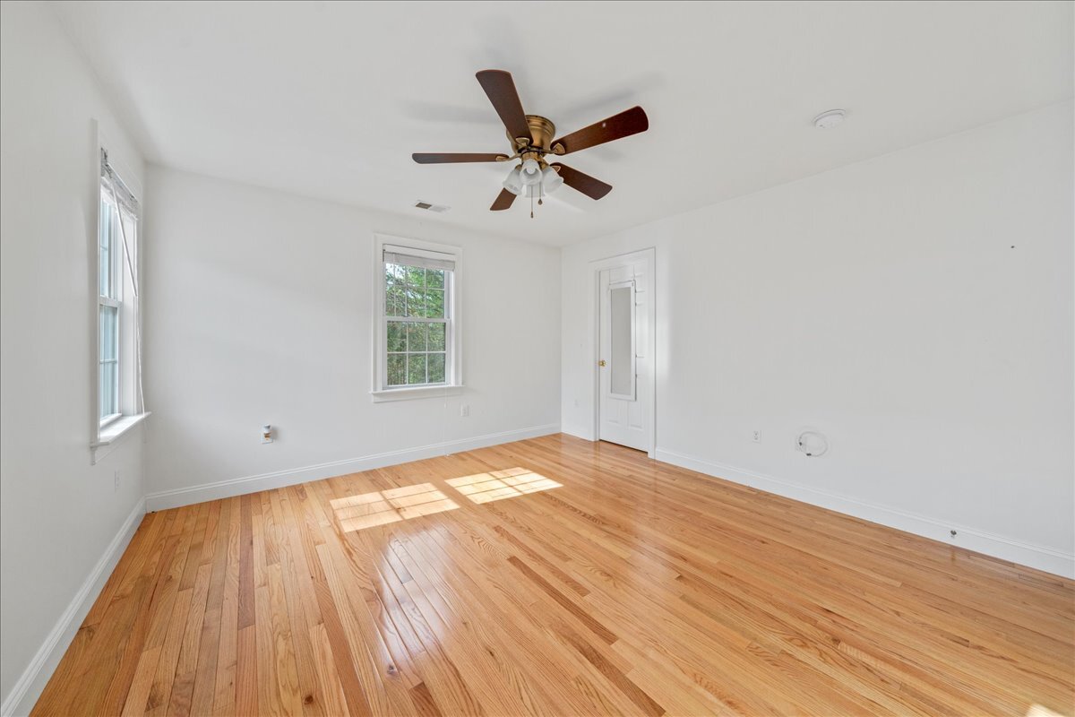 Building Photo - 6 Longview Cir