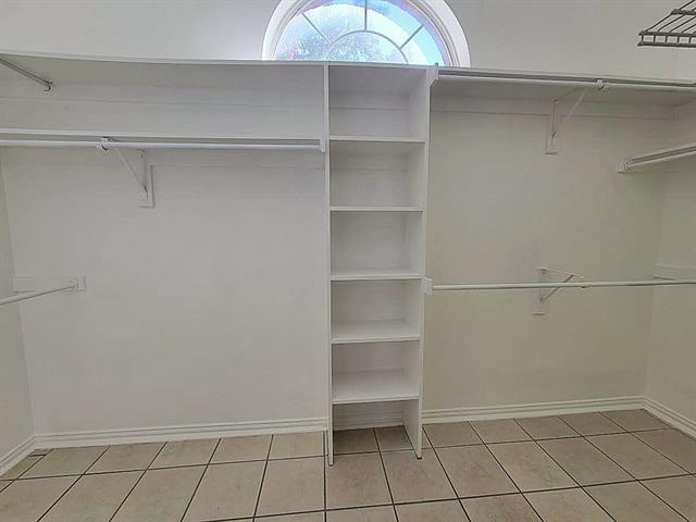 Building Photo - 1144 San Saba Dr