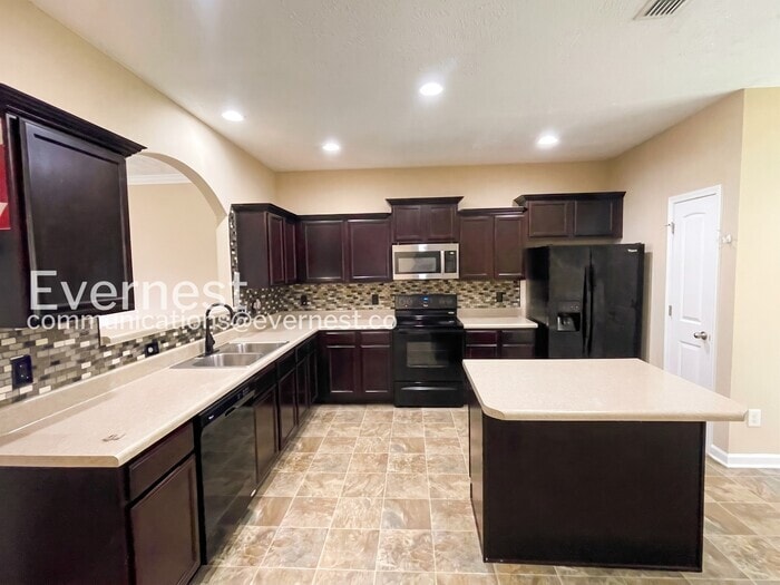 Building Photo - 1408 Rockglade Run