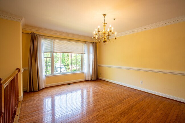 Building Photo - Impressive 3 BR/2 Full BA & 2 Half BA EOG Townhome in Decoverly Adventure!