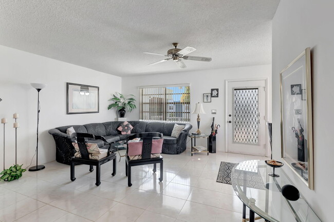 Building Photo - 129 Normandy Ln