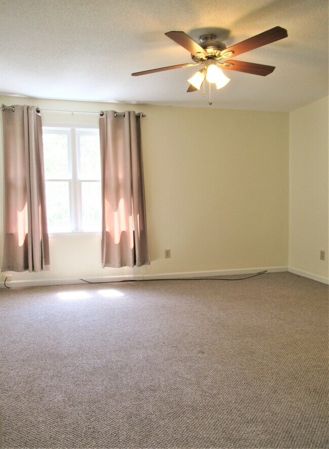 Building Photo - Home Available in Birmingham! Available to View Now! DEPOSIT PENDING!!!