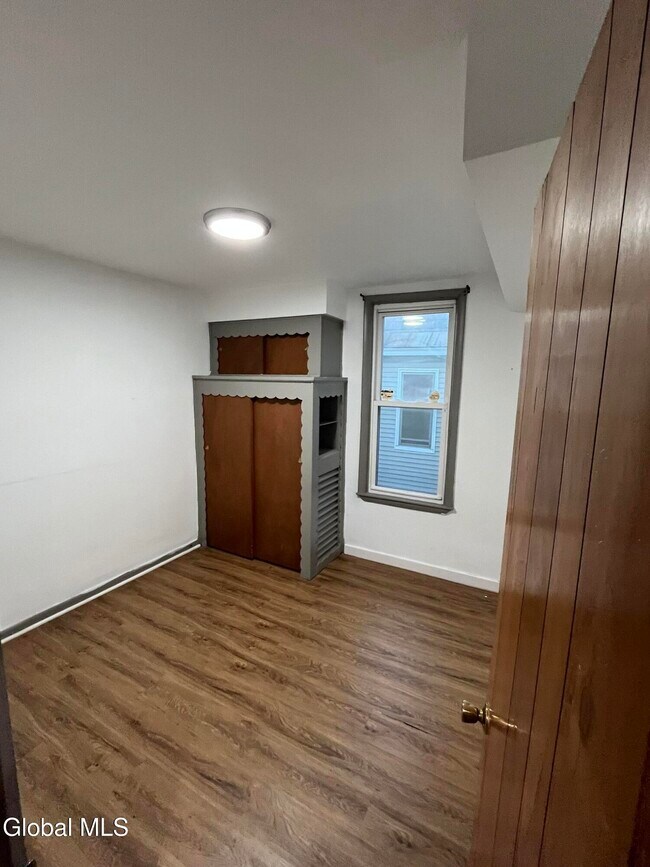 Building Photo - 1410 Stanford St