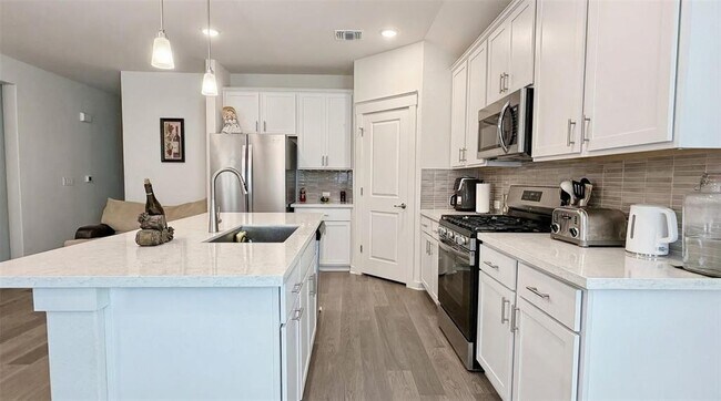 Building Photo - 7608 Purple Drop Bnd