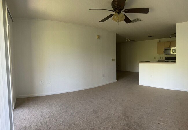 Building Photo - 940 Village Trail