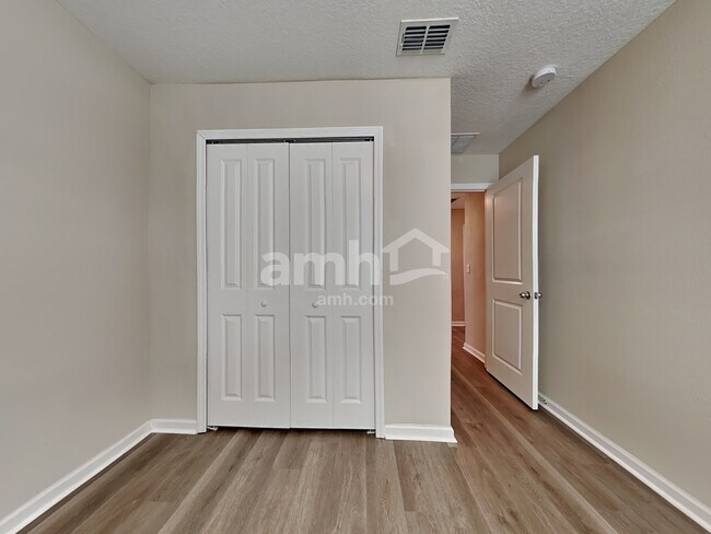 Building Photo - 64 Spruce Point