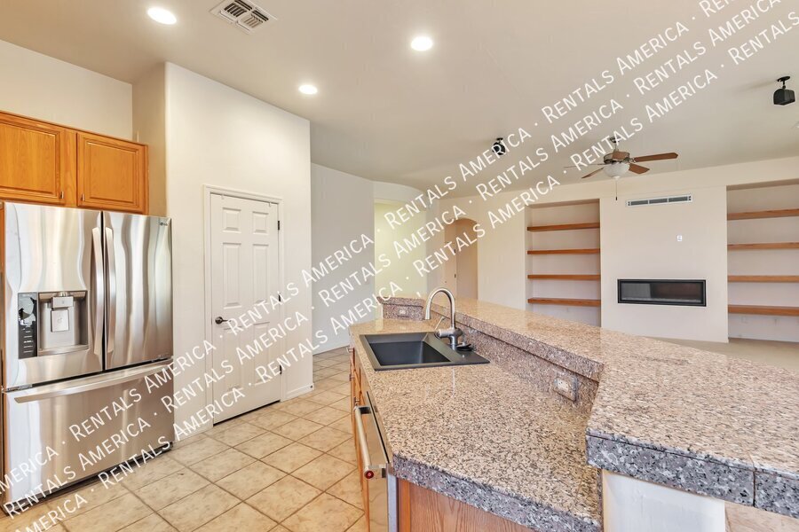 Building Photo - 13135 N Kenosha Bluff Dr