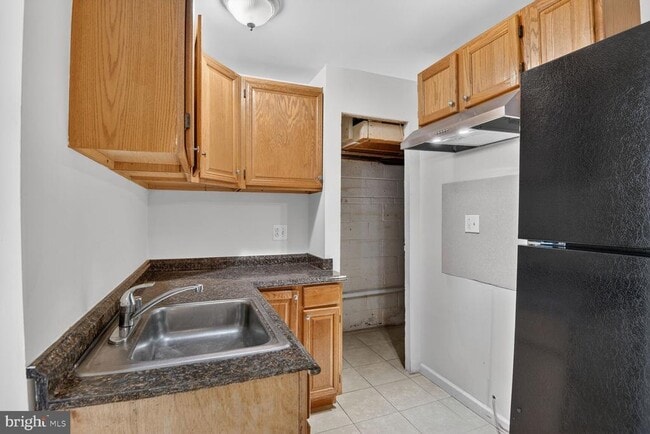 Building Photo - 2308 Senator Ave