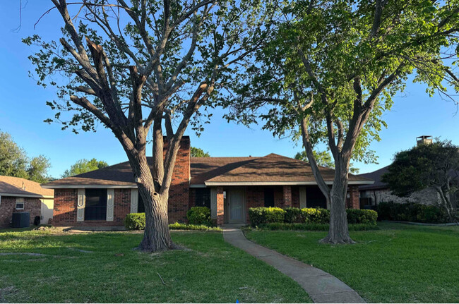 Primary Photo - 900 Brownfield Dr