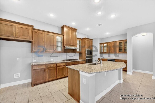 Building Photo - 2900 Blf Crk Dr