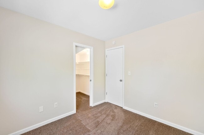 Building Photo - 4744 Edison Ln