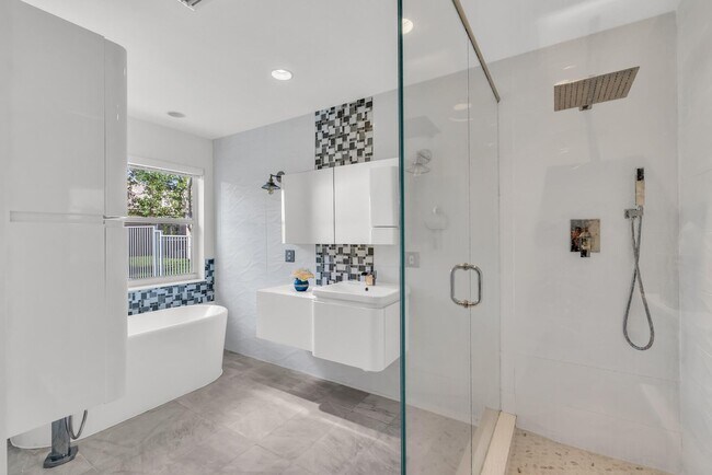 Building Photo - 1015 Thistle Creek Ct