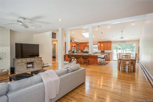 Building Photo - 215 Northfield Rd