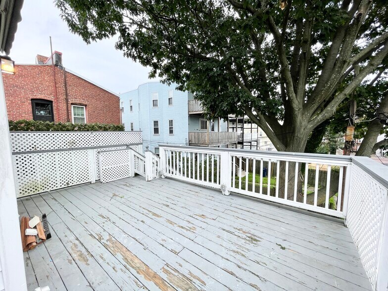 Building Photo - 130 P St