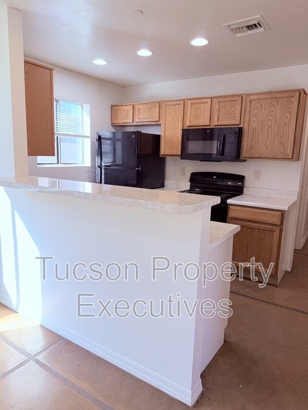 Building Photo - 1412 E 25th St