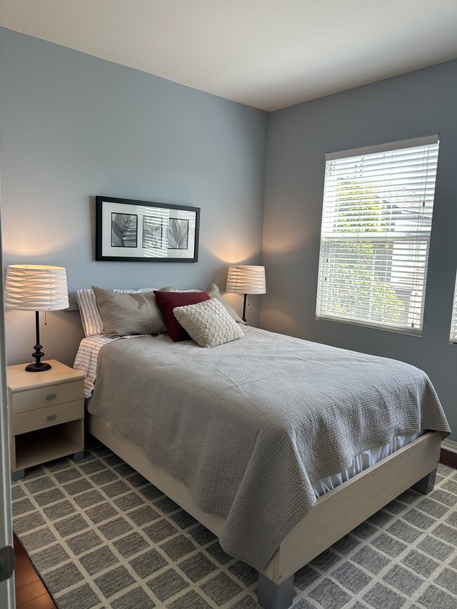 2nd Queen Bed - 3066 Roia Ln