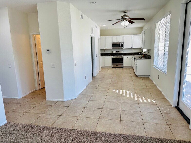 Building Photo - 807 Allen Dr