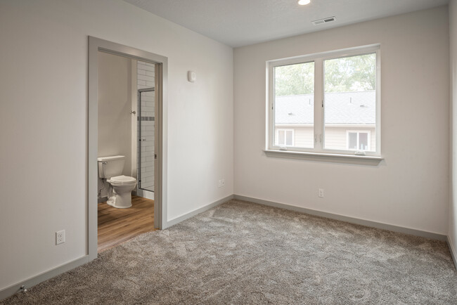 Guest Bedroom - 1008 E Mullan Ave